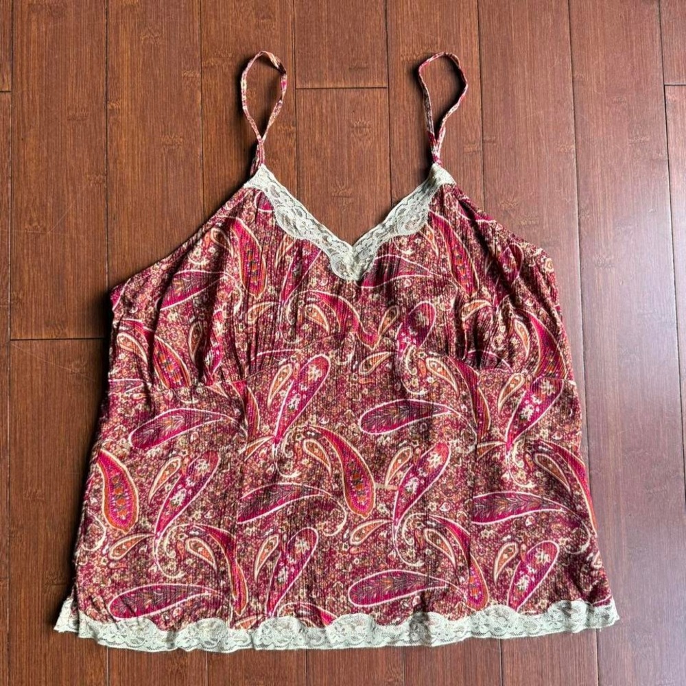 Red‎ and Cream Paisley Print Cami